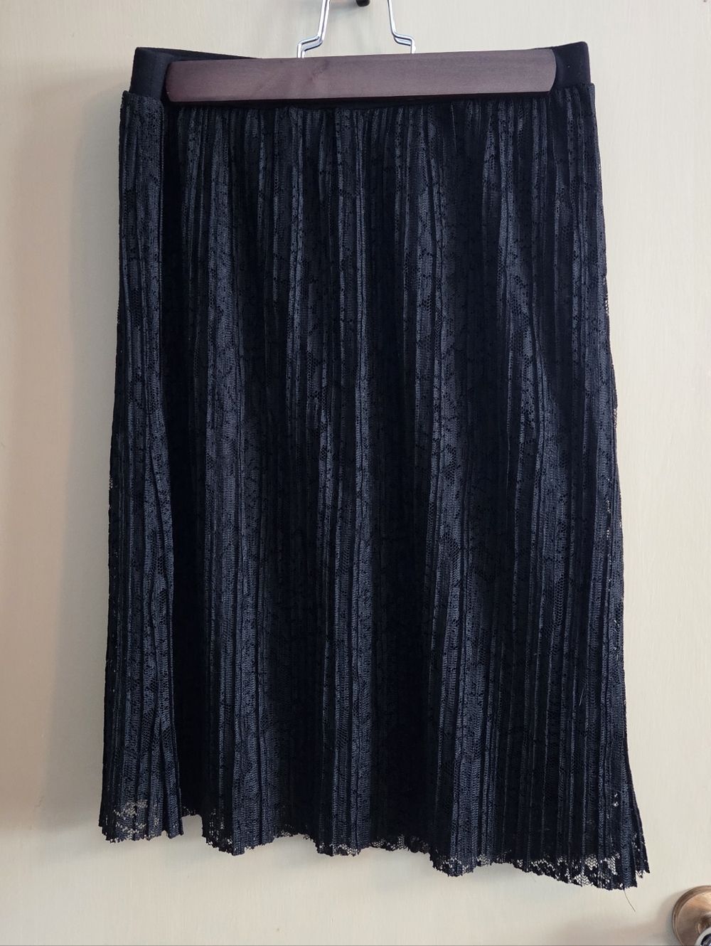 ☀️ 3/$15 - Maurices Black Lace Knee Length Skirt